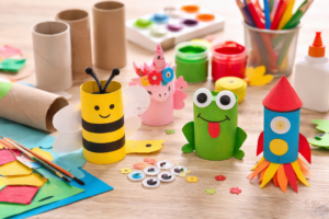 Klopapierrollen basteln mit Kindern – einfache Bastelideen mit leeren Rollen